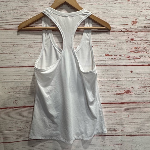Vuori Lux Racerback Tank in White Sz S - Picture 4 of 6